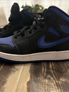 Nike Air Jordan 1 Mid - Black/Hyper Royal 554725-068 6Y Women 7.5